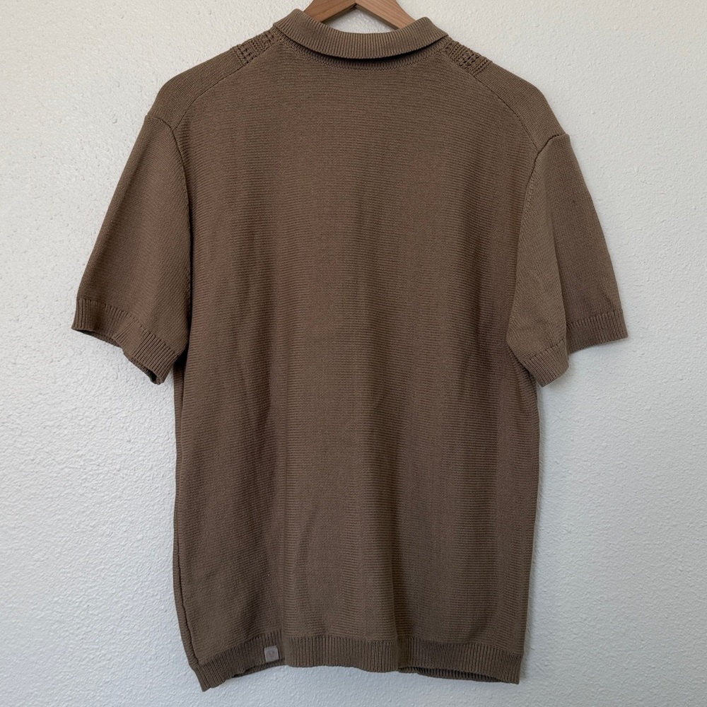 Lululemon Men’s Knit Shirt - Picture 3 of 3